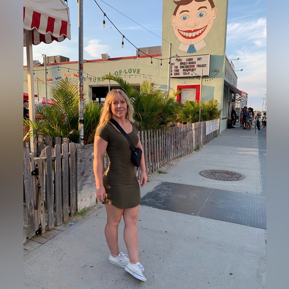 Meet your Posher, Katie - Picture 1 of 1